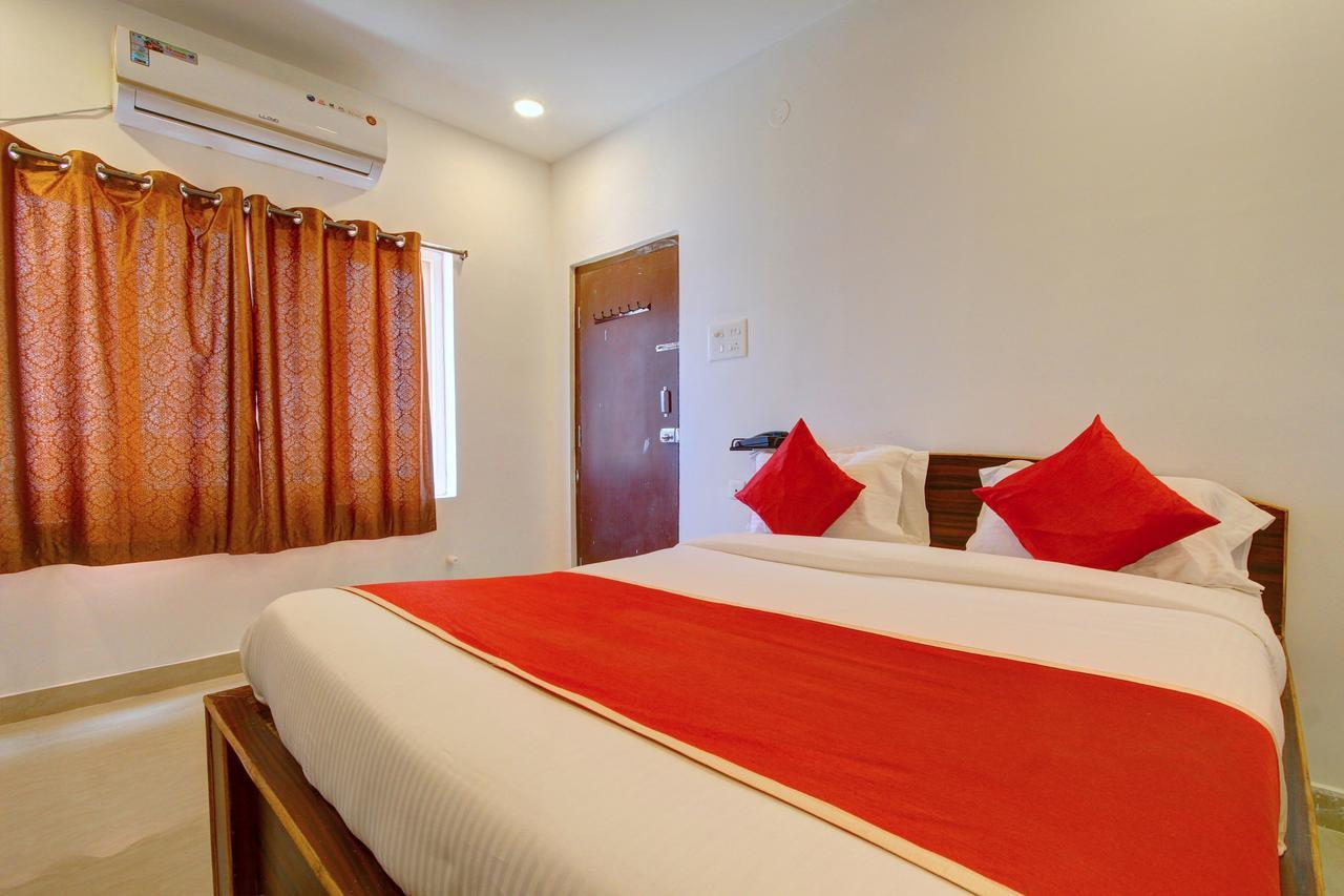 Oyo 11670 Hotel Vishnu Priya Residency Хайдарабад Экстерьер фото