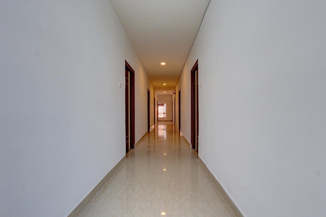 Oyo 11670 Hotel Vishnu Priya Residency Хайдарабад Экстерьер фото